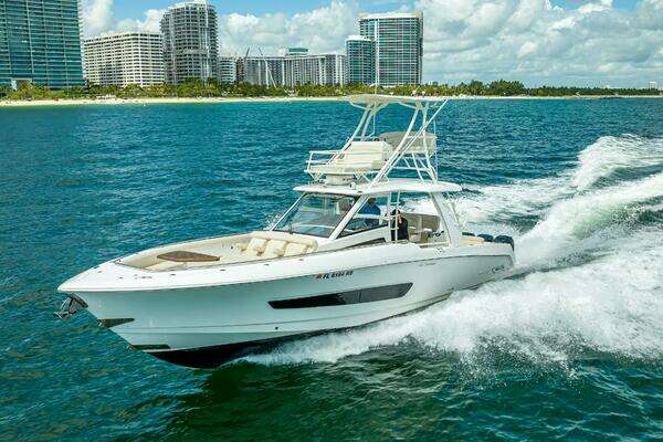Boston Whaler  Yacht For Sale