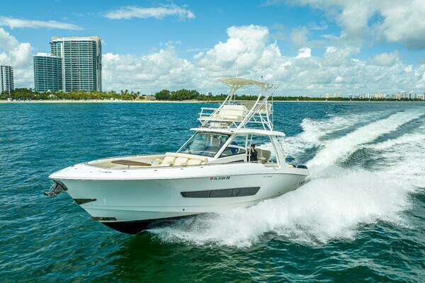 Boston Whaler  Yacht For Sale