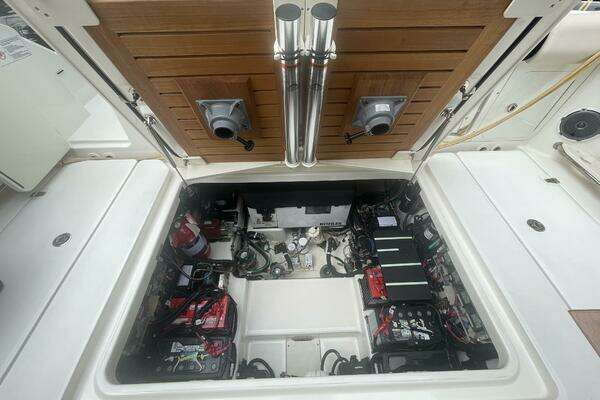 Boston Whaler  Yacht For Sale