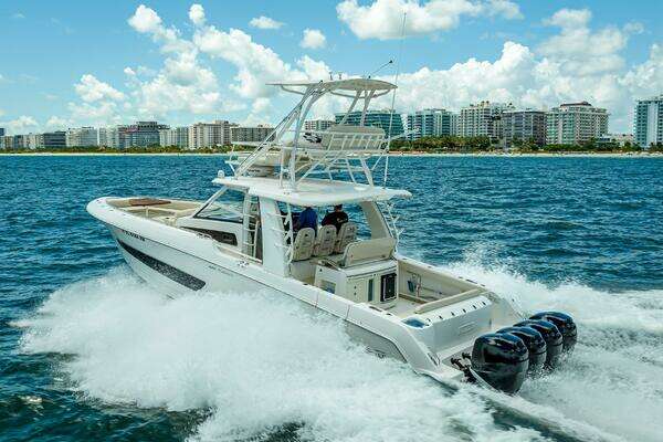 Boston Whaler  Yacht For Sale