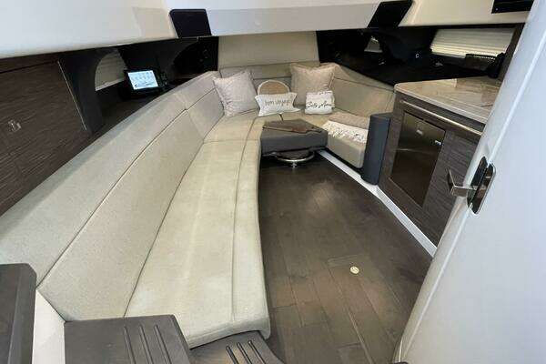 Boston Whaler  Yacht For Sale