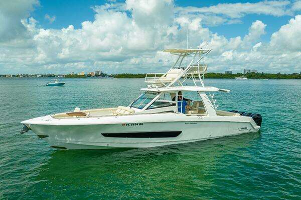 Boston Whaler  Yacht For Sale