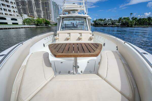 Boston Whaler  Yacht For Sale