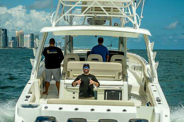 Boston Whaler  Yacht For Sale