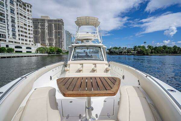 Boston Whaler  Yacht For Sale