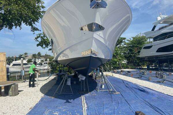 Boston Whaler  Yacht For Sale