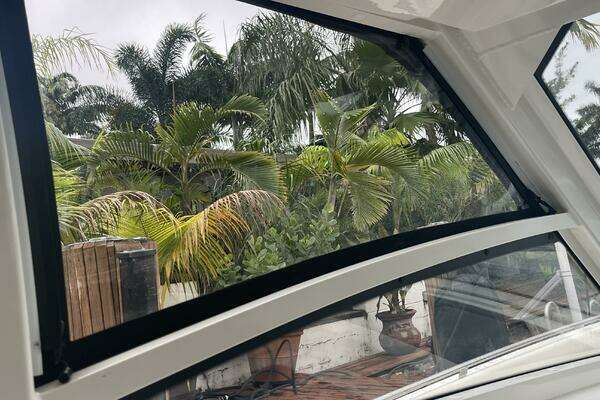 Boston Whaler  Yacht For Sale