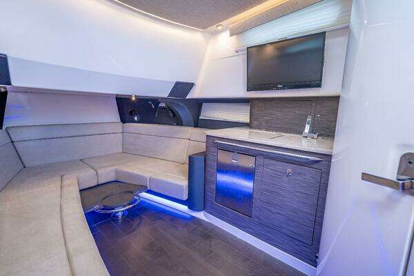 Boston Whaler  Yacht For Sale