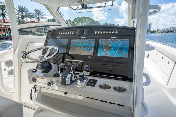 42ft Boston Whaler Yacht For Sale