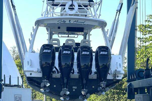 Boston Whaler  Yacht For Sale