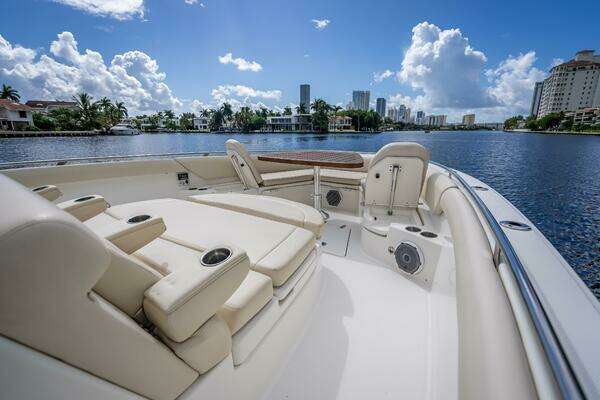 Boston Whaler  Yacht For Sale