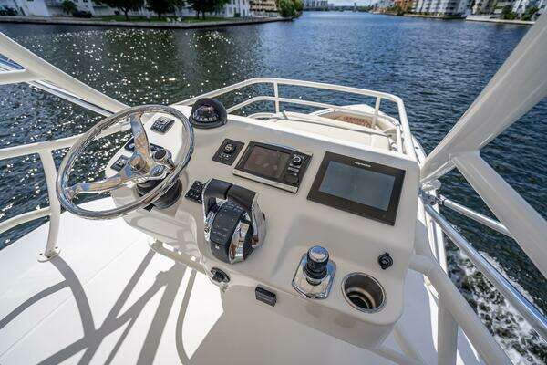 Boston Whaler  Yacht For Sale