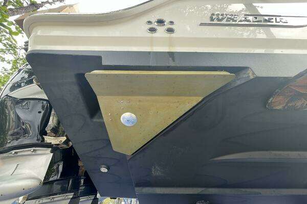 Boston Whaler  Yacht For Sale