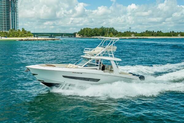 42ft Boston Whaler Yacht For Sale