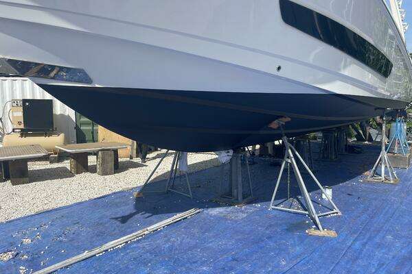 Boston Whaler  Yacht For Sale