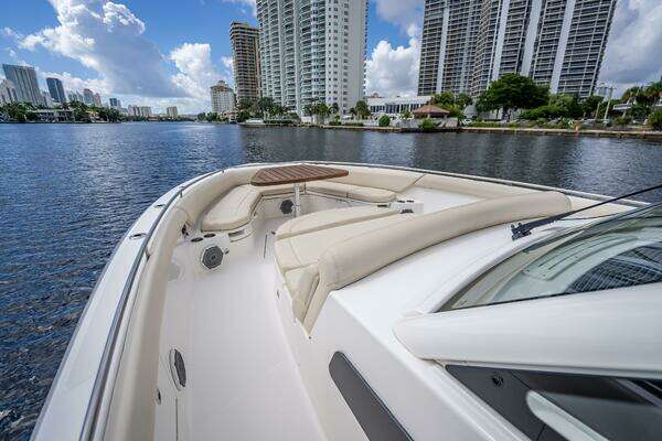 Boston Whaler  Yacht For Sale