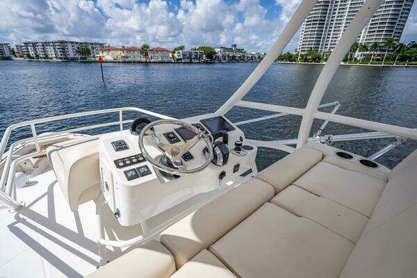 Boston Whaler  Yacht For Sale