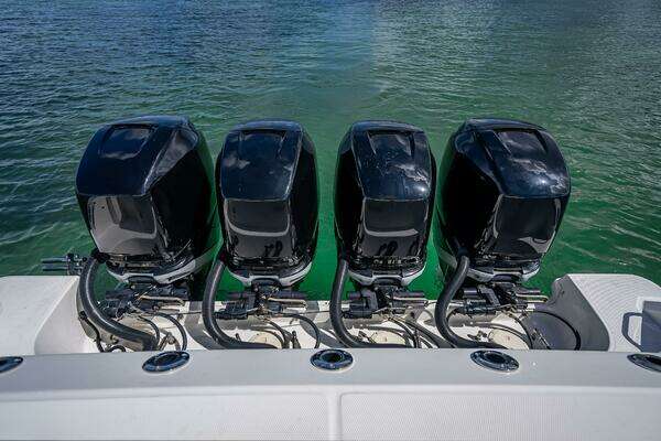 Boston Whaler  Yacht For Sale