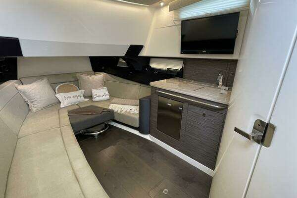 Boston Whaler  Yacht For Sale