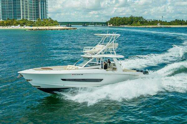 Boston Whaler  Yacht For Sale