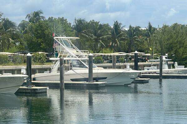 Boston Whaler  Yacht For Sale