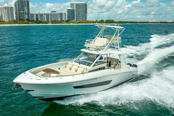 Boston Whaler  Yacht For Sale