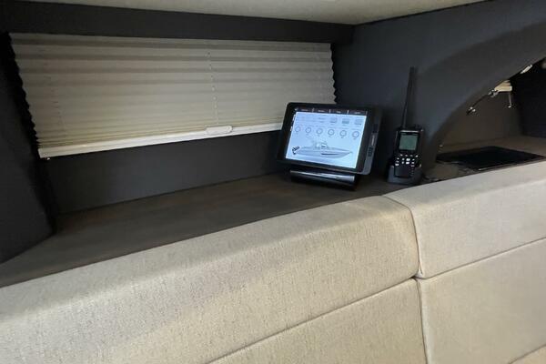 42ft Boston Whaler Yacht For Sale