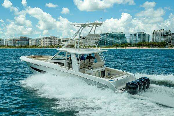 Boston Whaler  Yacht For Sale