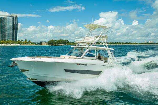 Boston Whaler  Yacht For Sale