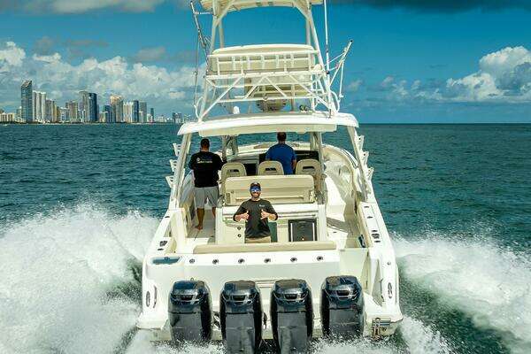 Boston Whaler  Yacht For Sale