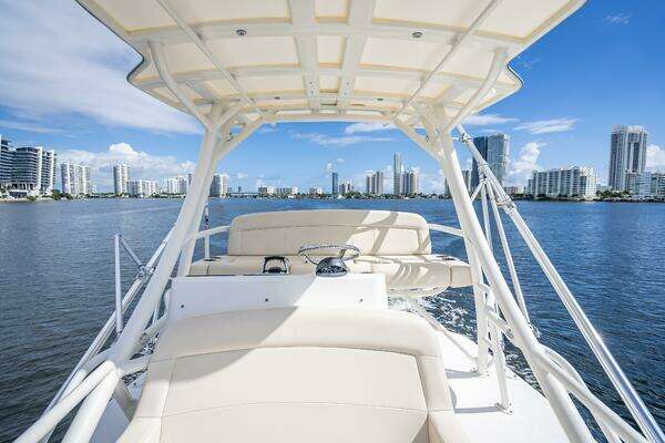 Boston Whaler  Yacht For Sale