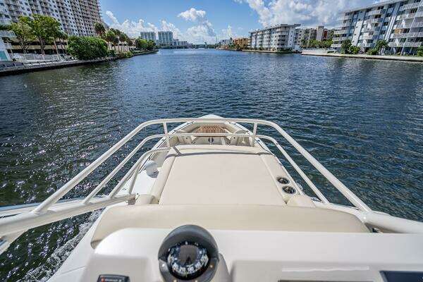 Boston Whaler  Yacht For Sale
