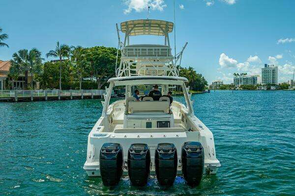 Boston Whaler  Yacht For Sale