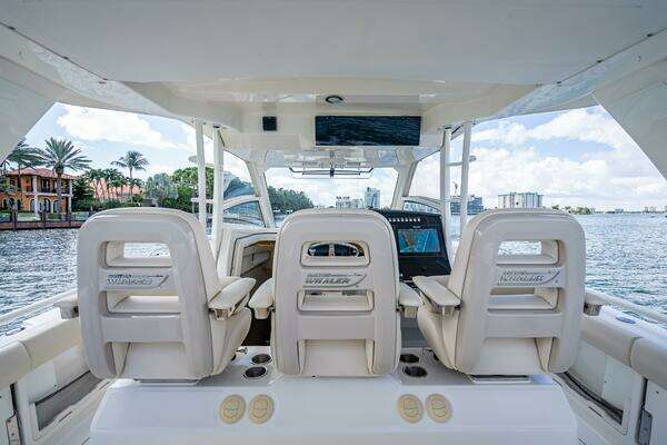 Boston Whaler  Yacht For Sale