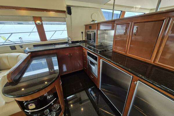 Carver 560 Voyager Yacht For Sale