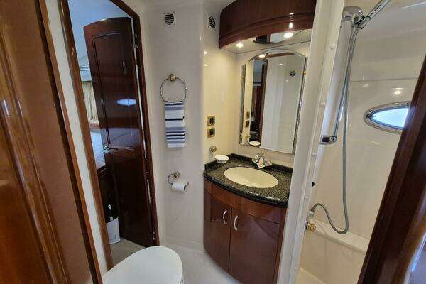 Carver 560 Voyager Yacht For Sale