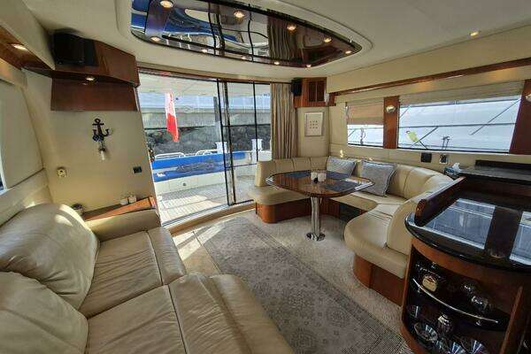 Carver 560 Voyager Yacht For Sale