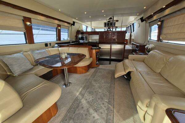 Carver 560 Voyager Yacht For Sale