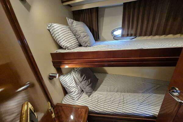 Carver 560 Voyager Yacht For Sale