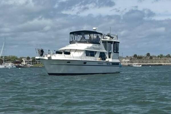 La Vida 44ft Carver Yacht For Sale