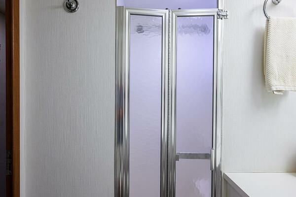 Hatteras 63 - Phantom - Head