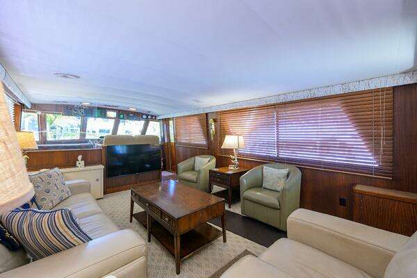 Photo of the 1987 Hatteras 63 Motor Yacht "Phantom"