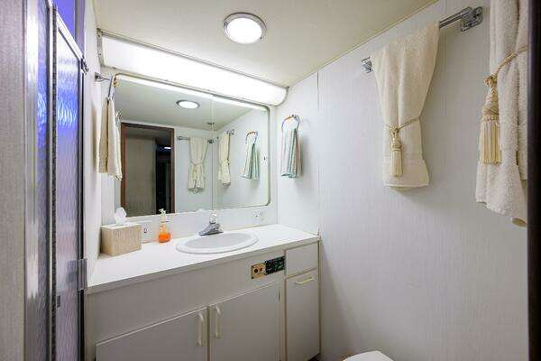 Hatteras 63 Motor Yacht Yacht For Sale