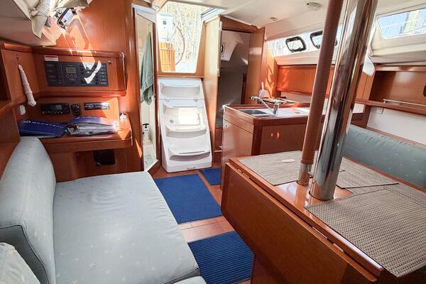 BON TEMPS 31ft Beneteau Yacht For Sale