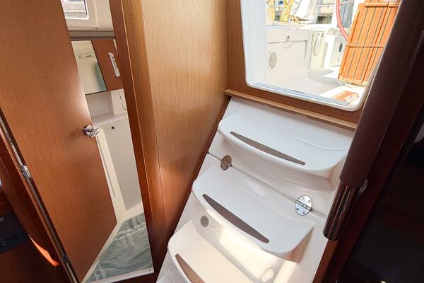 BON TEMPS 31ft Beneteau Yacht For Sale