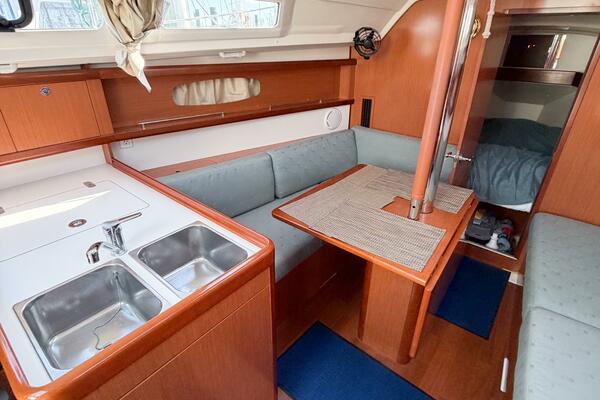 BON TEMPS 31ft Beneteau Yacht For Sale