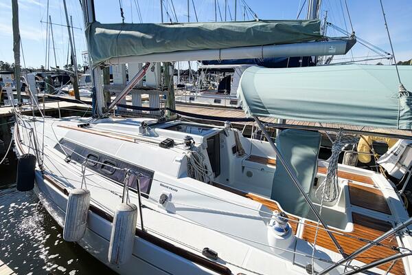 BON TEMPS 31ft Beneteau Yacht For Sale