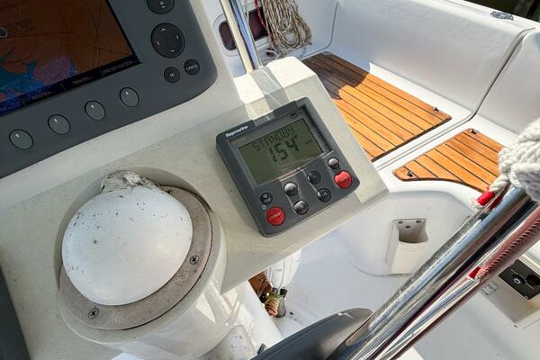 BON TEMPS 31ft Beneteau Yacht For Sale