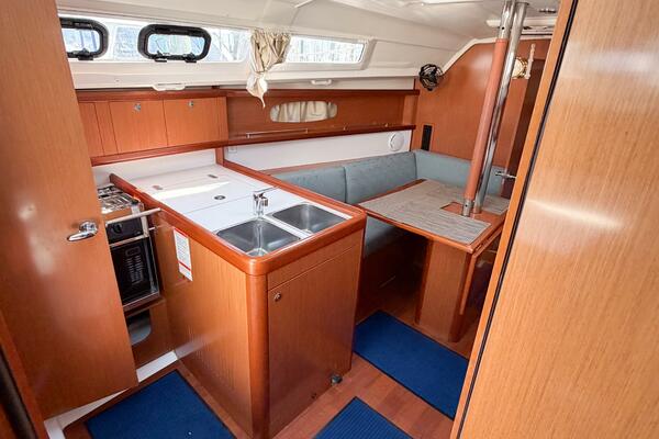 BON TEMPS 31ft Beneteau Yacht For Sale