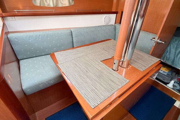 BON TEMPS 31ft Beneteau Yacht For Sale